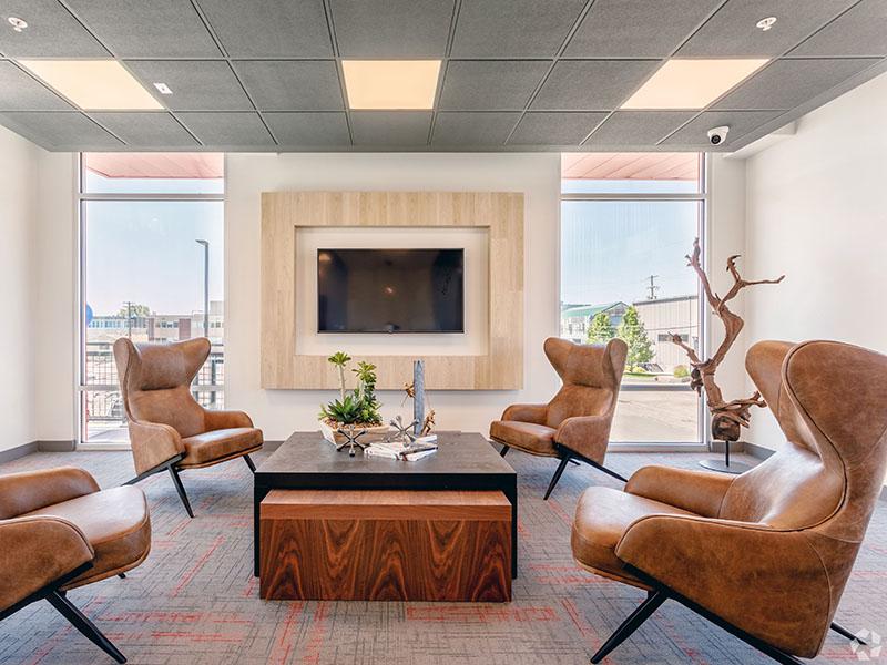 Clubhouse Lobby | 1600 Hoyt