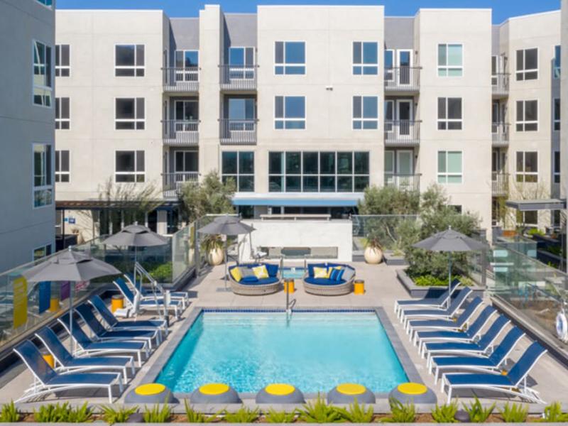 Swimming Pool | The Link Apartments in Glendale, CA