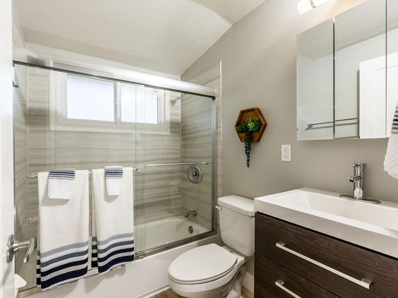 Bathroom | The Parc at 1300 in Berkeley, CA