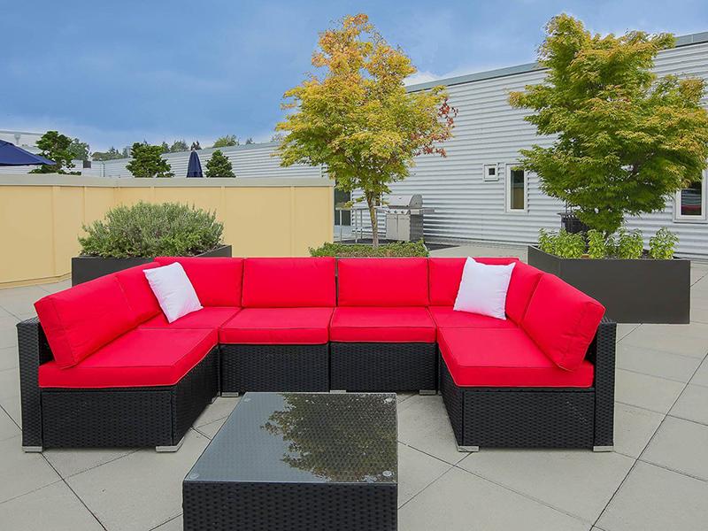 Lounge | 999 Hiawatha
