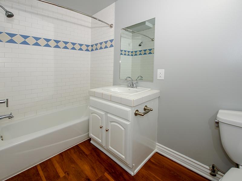 Bathroom | Hollywood View Towers