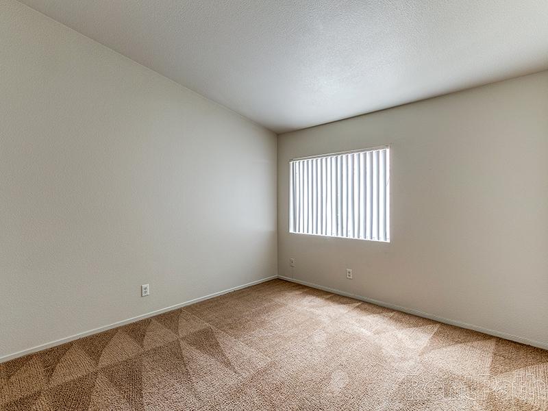 Bedroom | Somerset Commons Apartments in Las Vegas