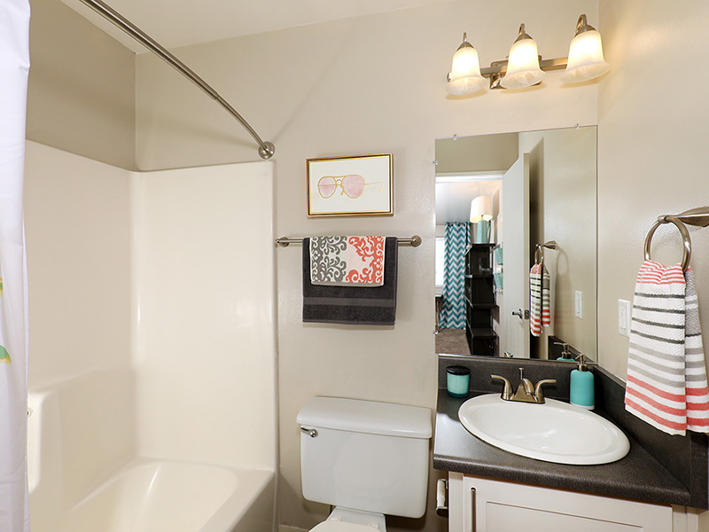 Bathroom | 47Seventy Settler's Point