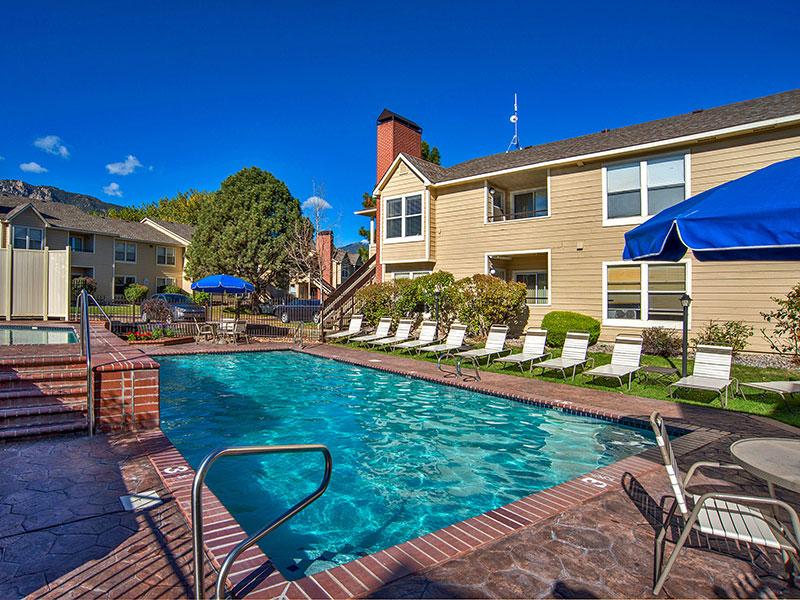 Swimming Pool | Apartments in Colorado