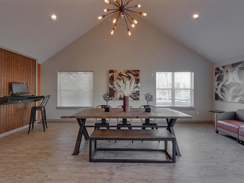 Clubhouse Business Center And Lounge | Powell Valley Farms Apartments in Grseham OR