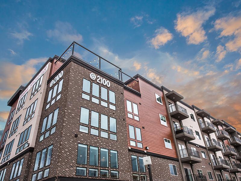Exterior | 2100 Apartments