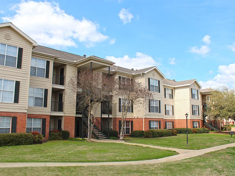 Windsor Lake Apartments in Brandon, MS 39042 Market Apartments
