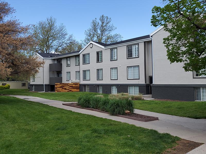 Downtown West Exterior | Downtown West Apartments