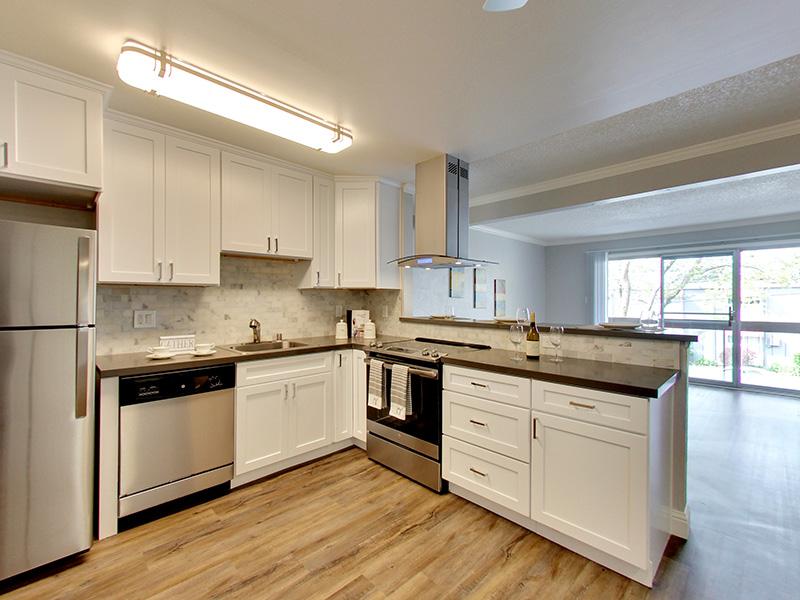 Kitchen | Sunset Pines Apartments in Concord, CA