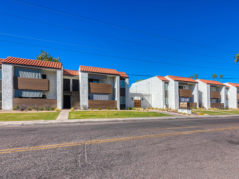 Exterior View | Park Paloma Apartments in Phoenix, AZ
