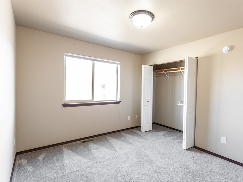 Bedroom Closet | West Pointe Commons Apartments in Sioux Falls, SD