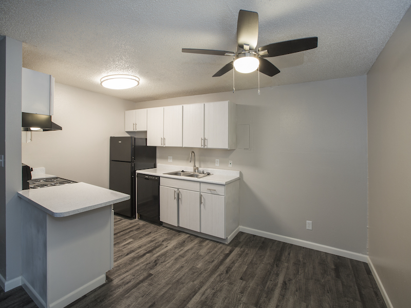 Lincoln Springs Apartments | Kitchen