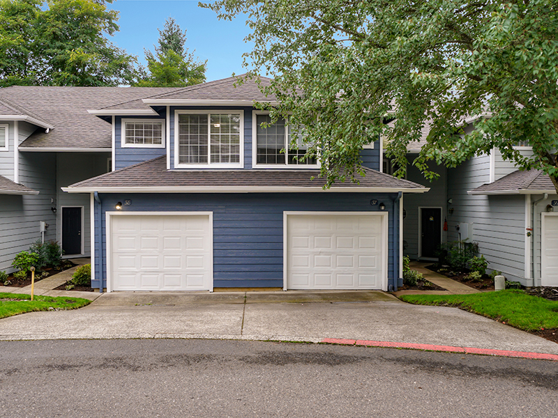 Building Exterior | Creekside Village