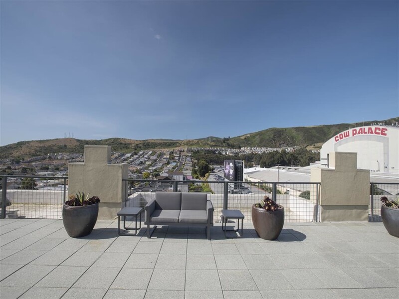 Rooftop | Pacific Place Apartments in Daly City, CA