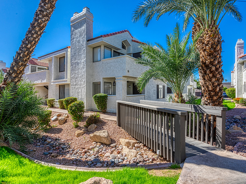Walking Paths | Talavera Apartments in Tempe, AZ