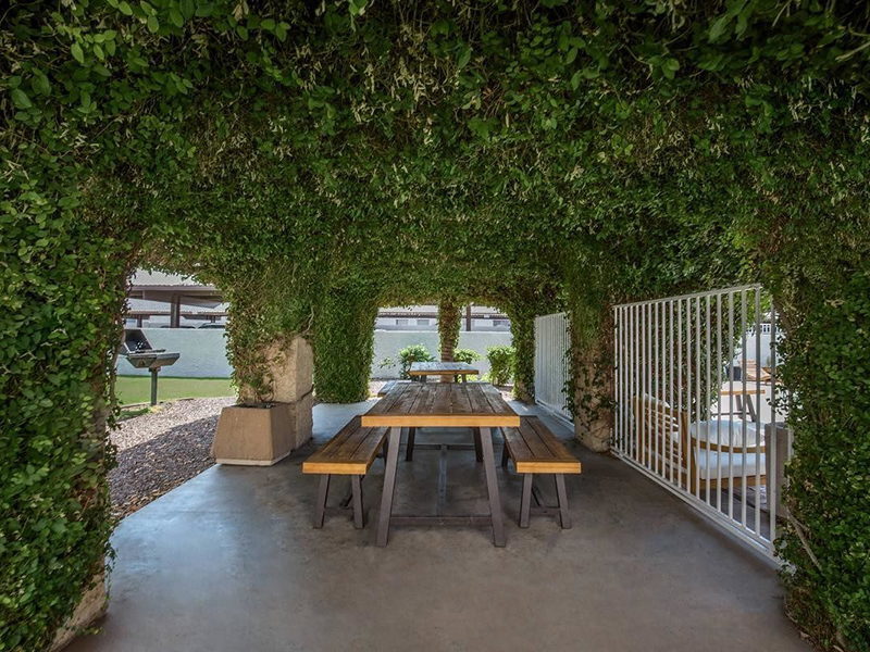 Picnic Area | Prados Apartments at Arcadia