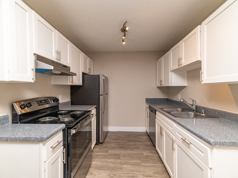 Large Kitchen | Villas Del Sol II Apartments in Albuquerque, NM
