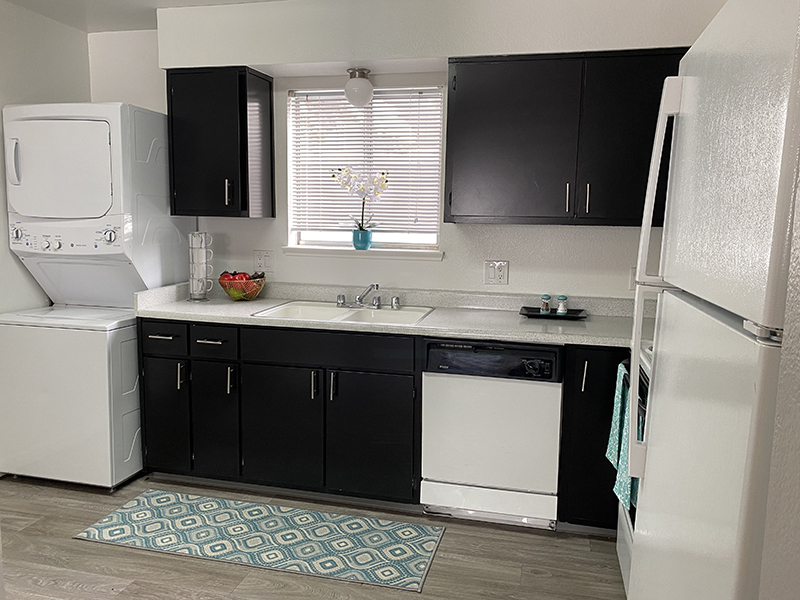 Kitchen | Reno Vista Apartments