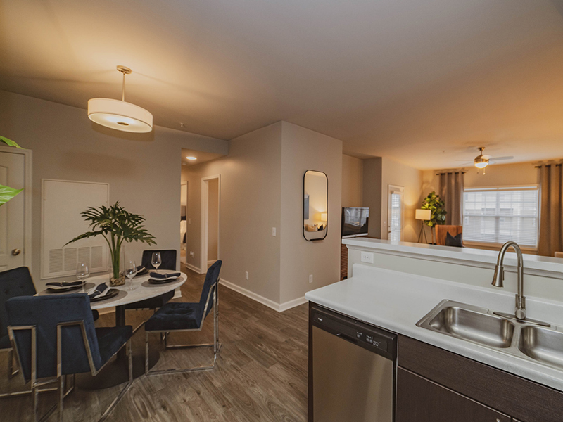 Dining Area | Reserve at Stone Hollow Apartments in Charlotte, NC