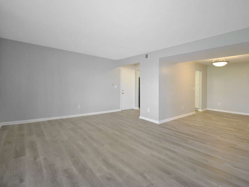 Front Room | 2 Bedroom | Township Square Apartments in Saginaw, MI