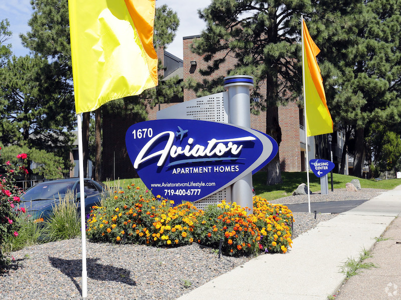 Aviator | Entrance