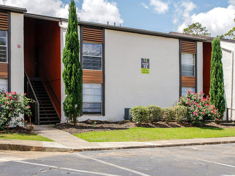 Apartment Exterior | The HUB Tallahassee