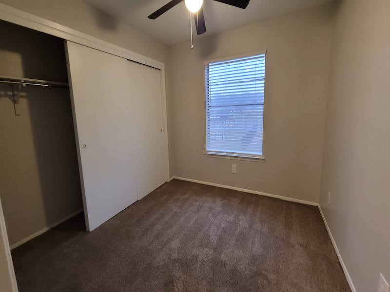 Gazebo Apartments | Big closet