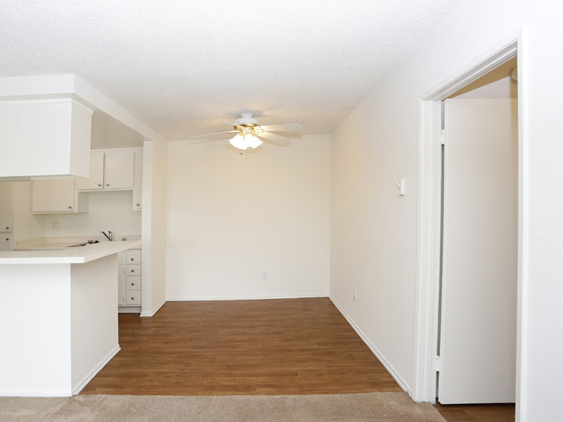 2 Bedroom Dining Room | Tribeca Apartments