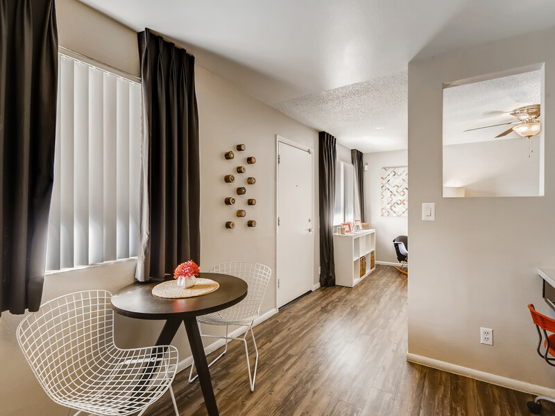 Dining Table | Omnia McClintock Apartments in Tempe, AZ