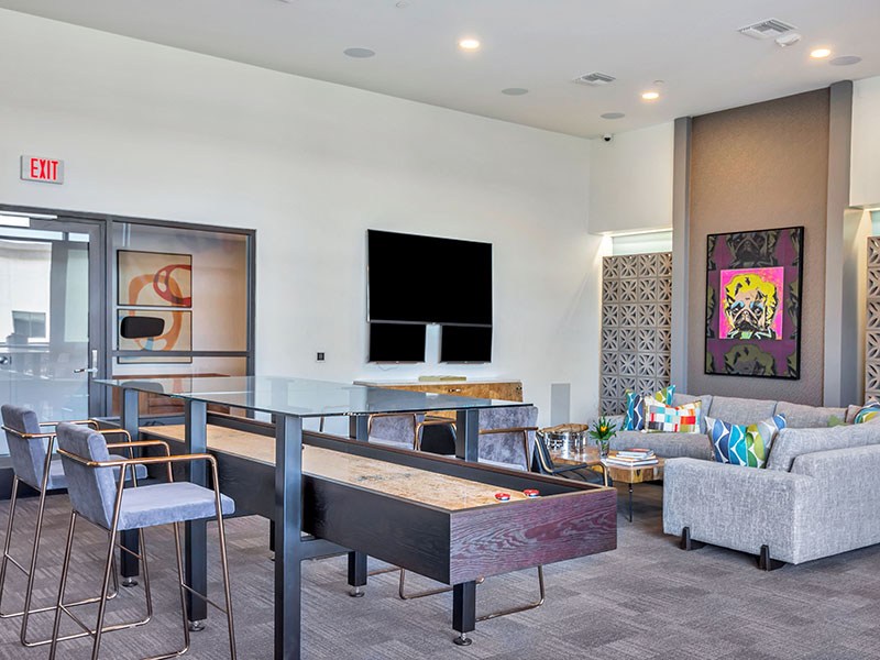 Clubhouse | The Curve at Melrose Apartments in Phoenix, AZ