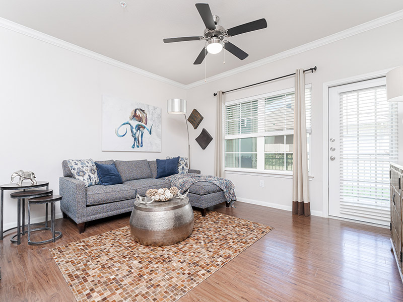 Front Room | Cascadia Apartments in San Antonio, TX
