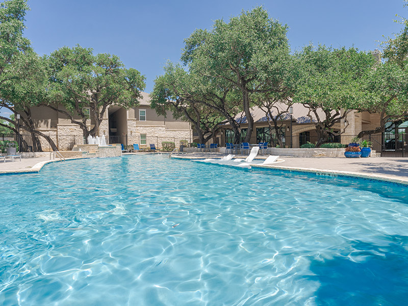 Apartments with a Pool | Cascadia Apartments in San Antonio, TX