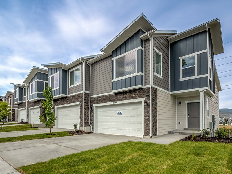 Exterior | Diamond Ridge Townhomes in Draper, UT