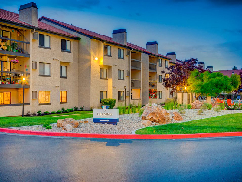 Apartment Exterior | Santa Fe at Cottonwood Apartments in Cottonwood Heights, UT