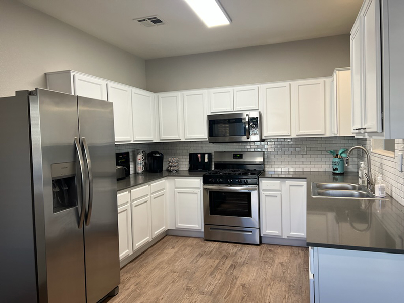 Fully Equipped Kitchen | Suncrest Townhomes