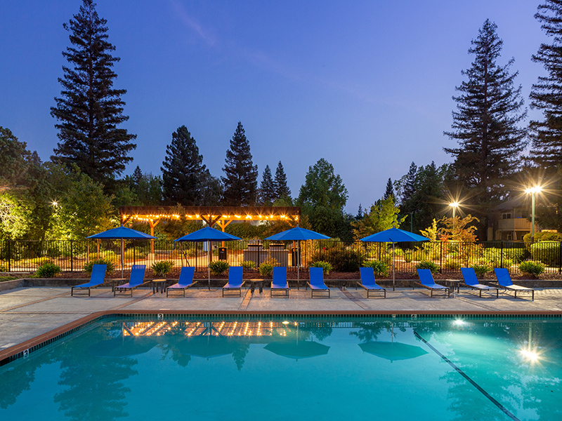 Swimming Pool | Juniper Apartments in Sacramento, CA