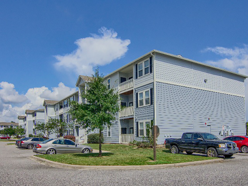 Exterior | Woodside Apartments in Mobile, AL