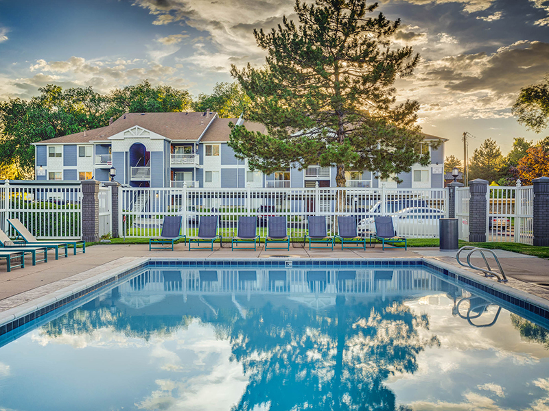Apartments with a Pool | Creekview Apartments in Midvale, UT