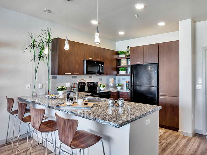 Kitchen | The Curve at Melrose Apartments in Phoenix, AZ