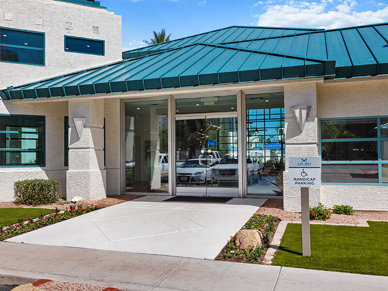 Clubhouse Entrance | The Met at 3rd and Fillmore Apartments in Phoenix, AZ