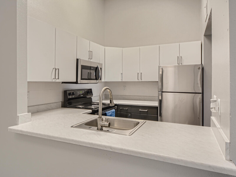 Kitchen | Preserve at City Center Apartments in Aurora, CO