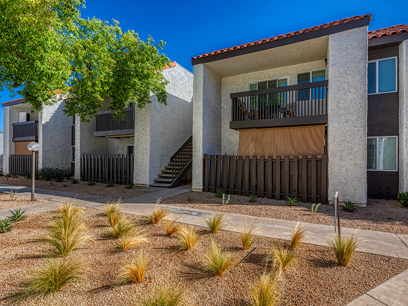 Apartment Exterior | Park Paloma Apartments in Phoenix, AZ