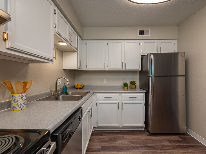 Kitchen | Meadowlark Apartments