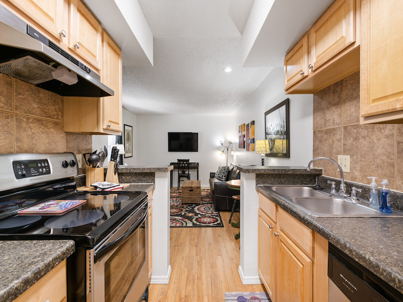 Trestles Condominiums | 1 Bedroom 1 Bath Kitchen | Odessa Apartments
