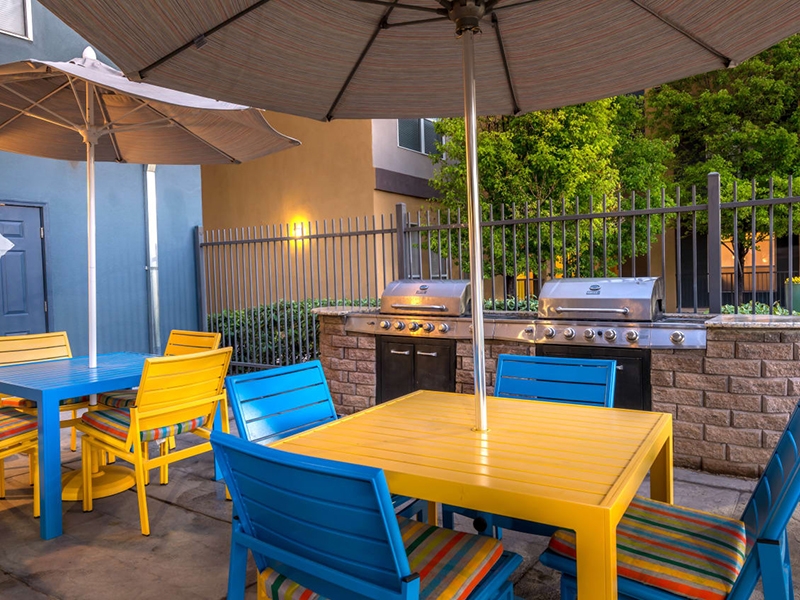BBQ and Picnic Area | Solaire Apartments in Albuquerque, NM