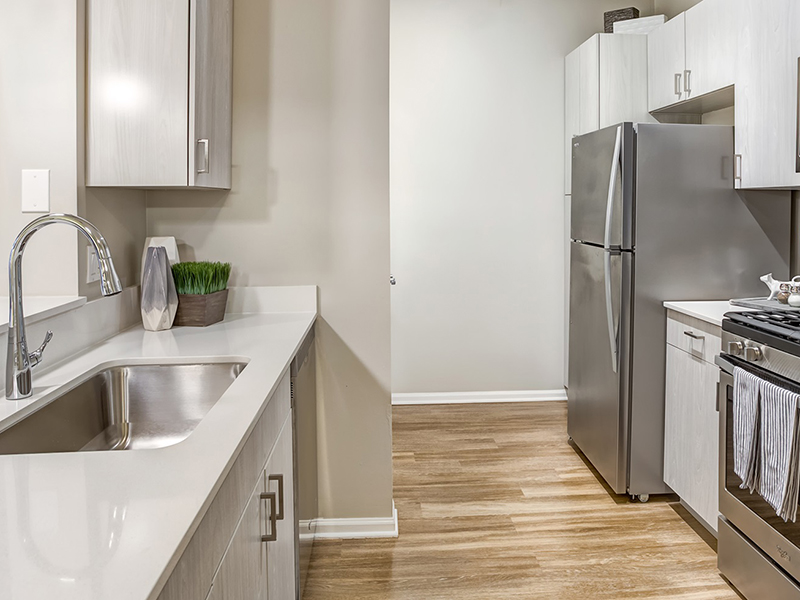 Fully Equipped Kitchen | The Reserve Apartments in Evanston, IL