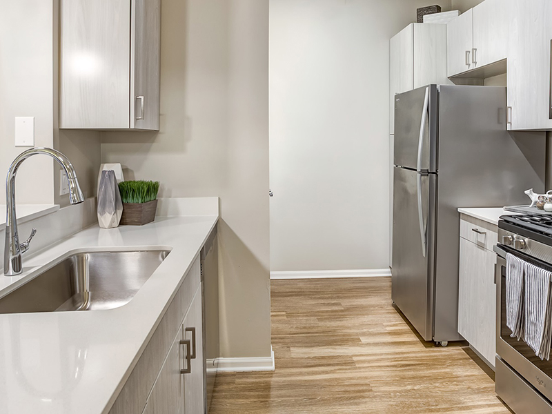 Fully Equipped Kitchen | The Reserve Apartments in Evanston, IL