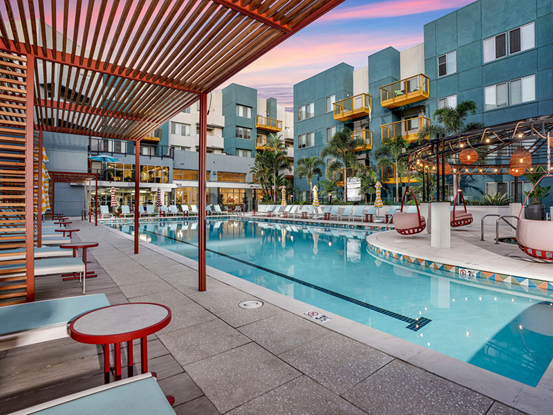 Swimming Pool | The Oasis Apartments