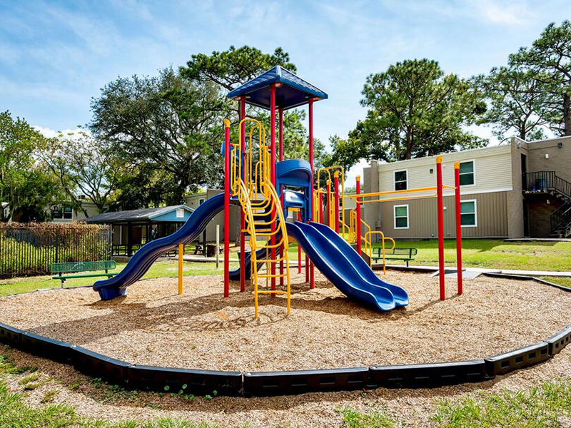 Oakwood Villa Apartments in Jacksonville, FL 32211 Market Apartments