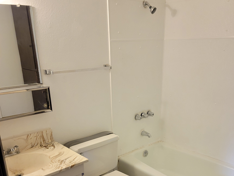 Bathroom | Conquistador Apartments in Casper, WY